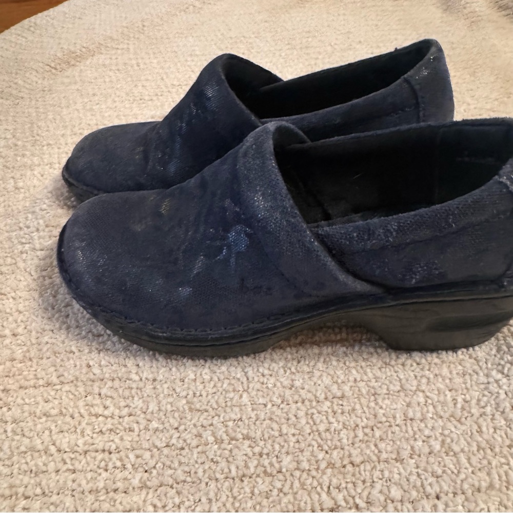 b.o.c. Dark Blue leather Clogs